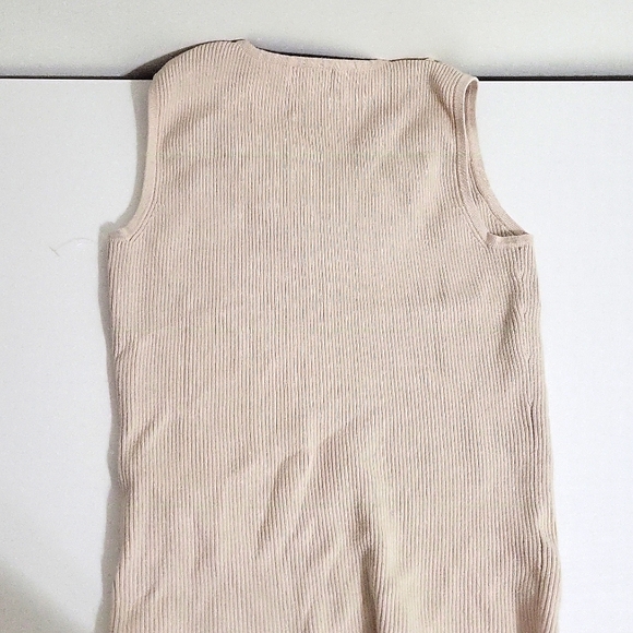 R.Q.T tank top - Picture 2 of 2